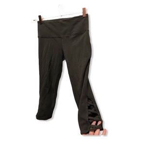 Forever 21 | Olive Active Leggings Cropped Cut Out